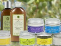 Cosmesi bio. Linea di cosmetici skincare per la cura del viso e del corpo a base di olio d'oliva.