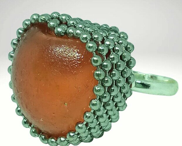 Anello ROCKABILLY Vortice Cuore Ros. Anello maxi regolabile in perla di resina a forma di cuore e vortice di catena