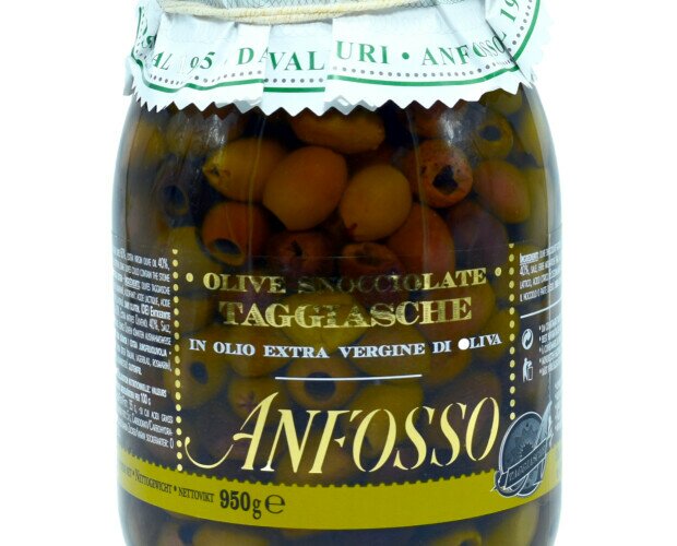 olive Taggiasca denocciolate. Olive Taggiasca ligure denocciolate in EVO ideali per aperitivi e in cucina