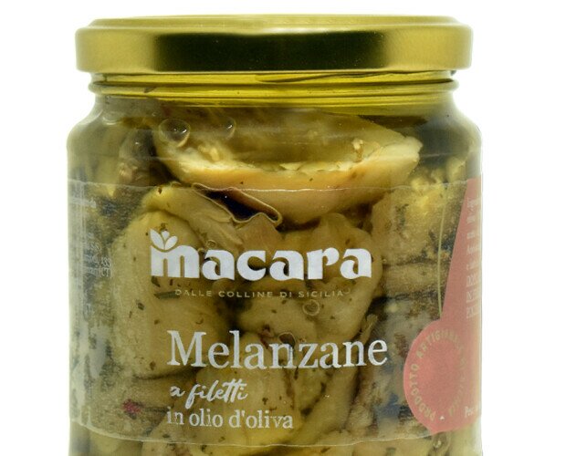 Melanzane a filetti in olio d'oliva. Filetti consistenti di melanzane siciliane, lavorate con metodo antico.