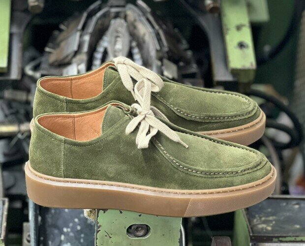 Mod.Ingegnere in camoscio. Scarpe Made in Italy in pelle scamosciata naturale